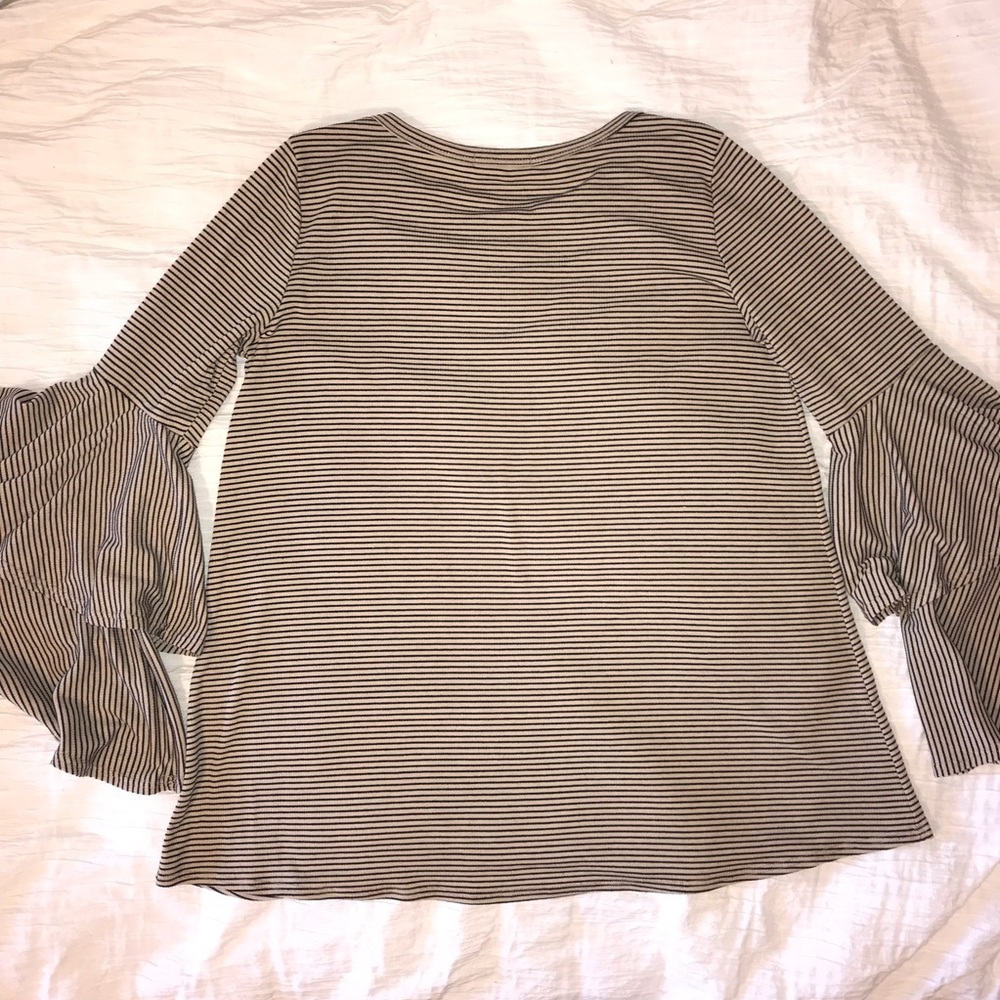 Beautiful top with double Bell sleeves